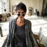 Irina Khakamada Instagram - Сформулируйте личность, образ и не предавайте их . Чтобы было легче, найдите опору в любимых героях, олицетворяющих сильную личность. Все остальное — чепуха. Диеты, одежда, прическа, аксессуары, обувь — всего лишь продолжение вашего образа. Нет личности —  нет образа, нет стиля, нет человека большого стиля .