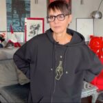 Irina Khakamada Instagram - Почему большое количество людей работает на нелюбимой работе ? #любимаяработа #нелюбимаяработа #работа #самопознание
