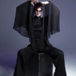 Irina Khakamada Instagram - А что для вас значит фраза: «никогда и ничего не просите у сильных мира сего» ?