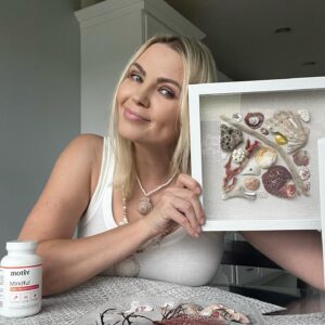 Irina Voronina Instagram - I’ve been crafting this holiday season turning my shells into necklaces and shadowbox collages. 🐚 Let me know what you think! Visit my Etsy store for more! 😃👍 #shellart #shellartist #shellnecklace