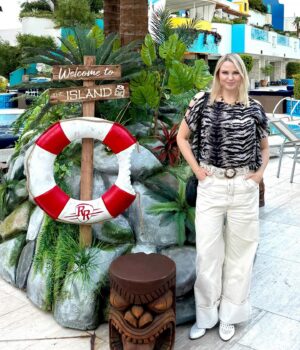 Irina Voronina Instagram - Looking forward to the @sammyhagar Island opening at the @palms #LasVegas ! 🌴☀️ #lasvegas #palmslasvegas #irinavoronina #sammysisland