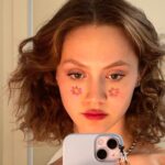 Iris Apatow Instagram - 🐤