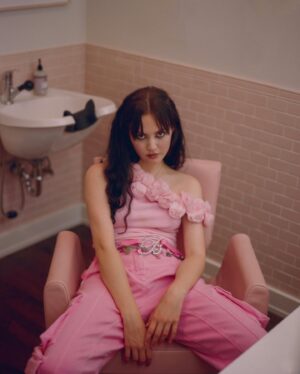 Iris Apatow Instagram - 🖤So wonderful🖤
Creative direction: @sydn4sty 
Photography: @davis.bates 
Styling: @marc_eram