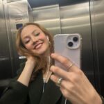 Iris Apatow Instagram - 🍤🍤🍣🍣🏖️🏖️