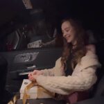 Iryna Kudashova Instagram - Санта Клаус ідеально вгадав 😍 а що ви знайшли під ялинкою ?