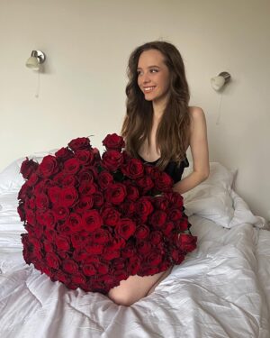 Iryna Kudashova Instagram - Так давно не було мене в стрічці 💔🌸