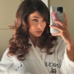 Isabeau Delatour Instagram - Être chouchoutée par @cliniquefrance et @bumbleandbumblefr >>>>> 🧖🏻‍♀️🙋🏻‍♀️🎀🤍 Invitation