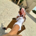 Isabeau Delatour Instagram - Summer, I can’t wait to see you again 💆🏻‍♀️