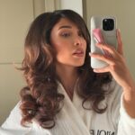 Isabeau Delatour Instagram - Être chouchoutée par @cliniquefrance et @bumbleandbumblefr >>>>> 🧖🏻‍♀️🙋🏻‍♀️🎀🤍 Invitation
