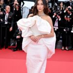Isabeau Delatour Instagram - Look Mom, I did Cannes with @lorealparis 🥹😭😭❤️ #lorealparismakeup #lorealpariscannes #haircare #lorealparishaircare