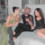 Isabeau Delatour Instagram - 3 friends one beat - the rhythm of friendship