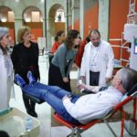 Isabel Díaz Ayuso Instagram - Cada vez que donamos sangre podemos salvar 3 vidas. Madrid necesita 3.500 donaciones para recuperar los niveles de reserva. En la Real Casa de Correos puedes hacerlo hasta el sábado por la tarde. #DonaSangre #DonaVida.
