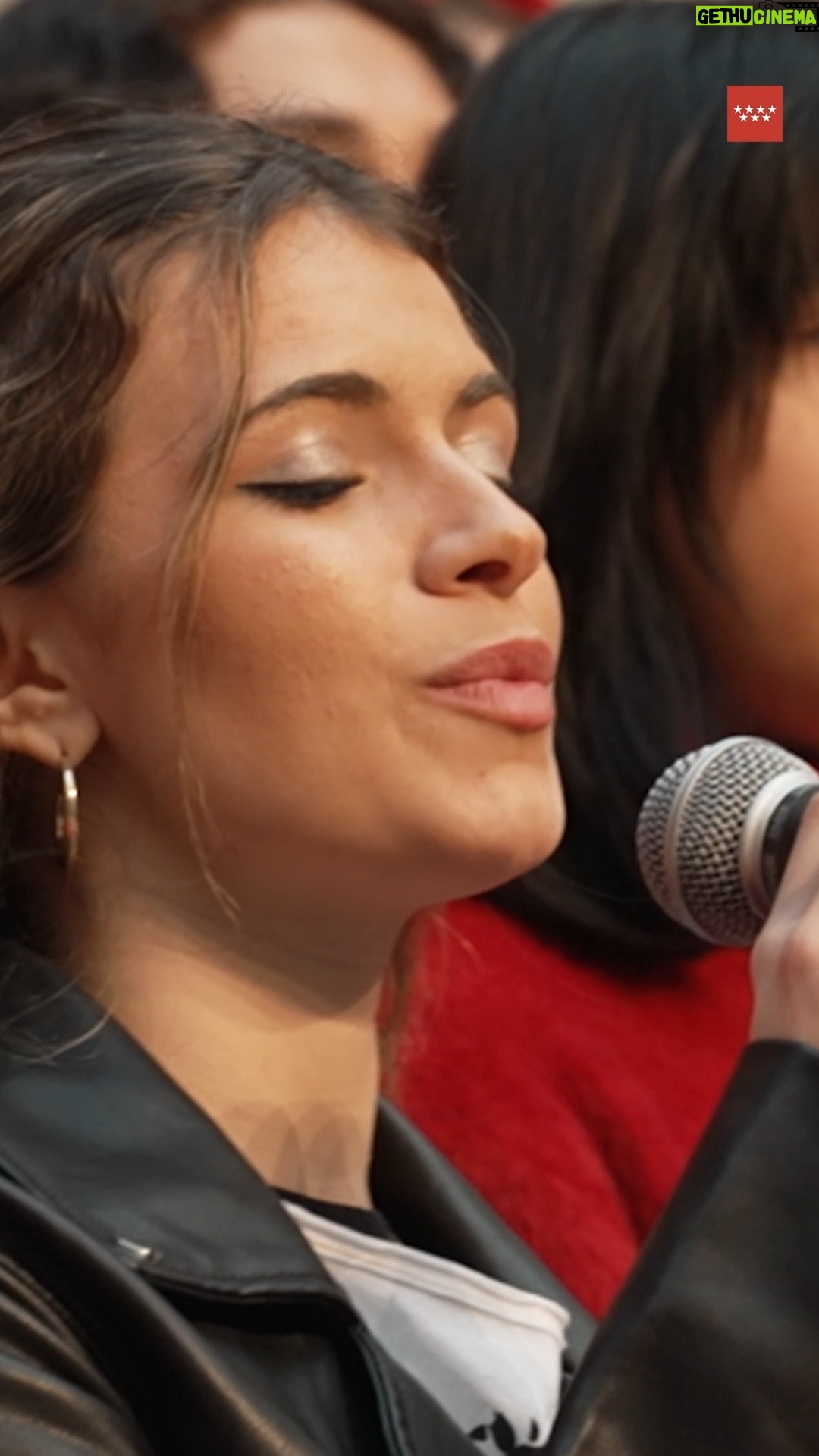 Isabel Díaz Ayuso Instagram - Música, coros, alegría. ¡Es #Navidad! @malinchethemusical #navidadensol