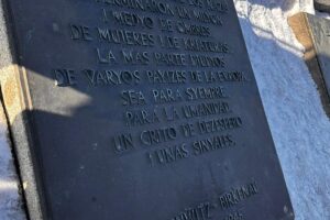 Isabel Díaz Ayuso Instagram - Más de 1.100.000 personas murieron en Auschwitz. Su “delito” era ser homosexuales, gitanos, tener alguna discapacidad, ser prisioneros políticos… El 90%, judíos.

No hace tanto ni tan lejos se cometieron los más graves delitos contra la humanidad.

No olvidar para no repetir.