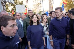 Isabel Díaz Ayuso Instagram - No a los bandos. España es de todos los españoles.