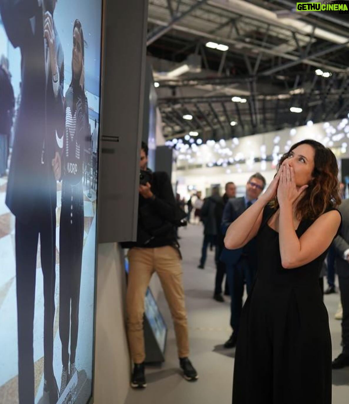 Isabel Díaz Ayuso Instagram - El mejor Madrid celebra en #FITUR2024 su momento récord de turismo. En gasto, visitas internacionales, congresos, exposiciones, cultura, gastronomía, compras, eventos, musicales y 179 maravillosos municipios. Para todos los gustos y colores.