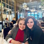 Isabel Díaz Ayuso Instagram - Celebrando la #Constitución en uno de mis restaurantes preferidos de #Madrid: las Estaciones de Juan, en #Chamberí.