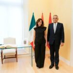 Isabel Díaz Ayuso Instagram - Damos la bienvenida al embajador de Italia en España, Giuseppe Buccino Grimaldi. Queremos reforzar la colaboración en materia económica y cultural entre #Italia y #Madrid, donde 43.464 italianos viven con nosotros.