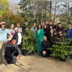 Isabel Díaz Ayuso Instagram - Esta #Navidad llévate un abeto de la Escuela de Ingenieros de Montes de la Politécnica de Madrid. Colabora con las actividades de los estudiantes y disfruta de un árbol natural al que darle luego una oportunidad.