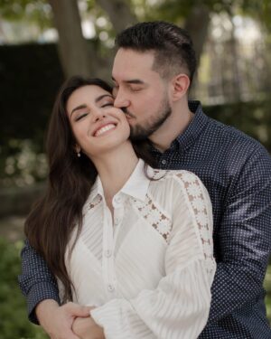 Isabela Souza Instagram - • o amor não é um sentimento, é uma decisão. é uma escolha diária, é manter uma aliança firmada perante Deus e as testemunhas. Isa e Rafael escolheram amar um ao outro, seguir juntos até o fim.

8 de fevereiro, 2024 - civil Isa e Rafael ❤️
