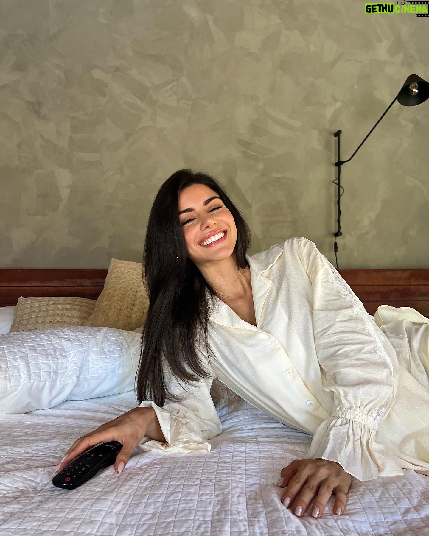 Isabela Souza Instagram - De hoje cedo 😋 @villastature