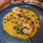 Isabela Souza Instagram - Meu primeiro dia em Milagres conhecendo o novo bangalô Maldivas da @villastature 🩵 com piscina, praia e ofurô privativos e uma comida deliciosa 😩🤤 tô encantada