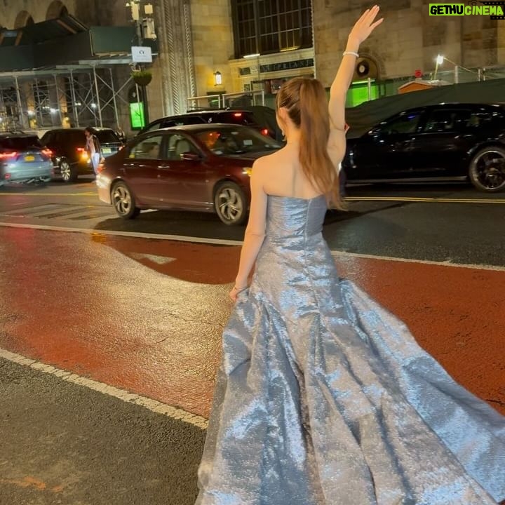 Isabella Boylston Instagram - Intergalactic Cinderella for the ABT spring gala 🖖 Thank you @zacposen for the dress of the century and @bulgari for the magnificent jewels. Swipe to watch me try to get back to Brooklyn lol Thank you @tylerrrmaloney for the incredible makeup and @onpointehairandmakeup for the pony of my dreams and @sofitel for the space to get into glam!