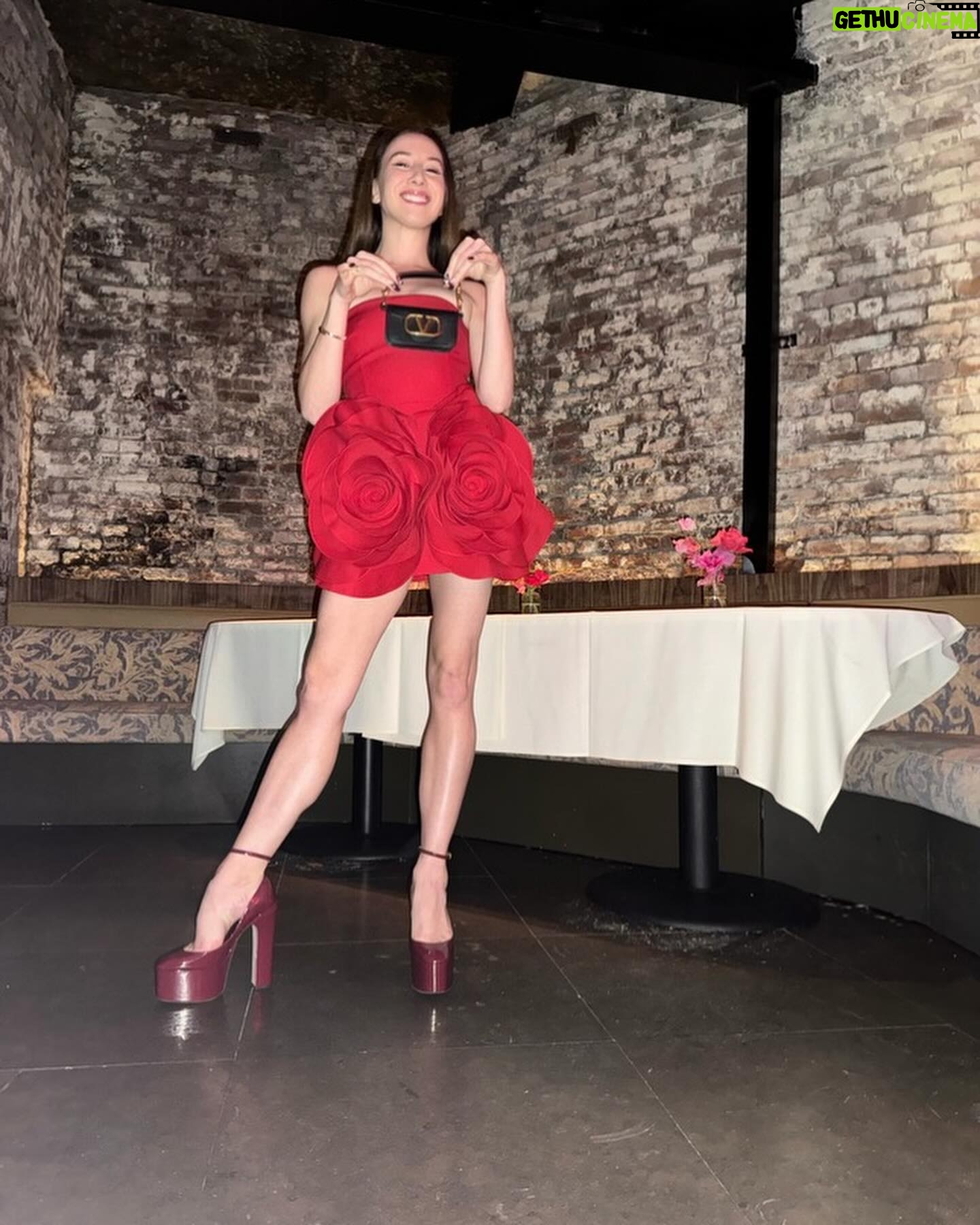 Isabella Boylston Instagram - ballerinas x @maisonvalentino 🩰 Congratulations on the new store opening in soho!