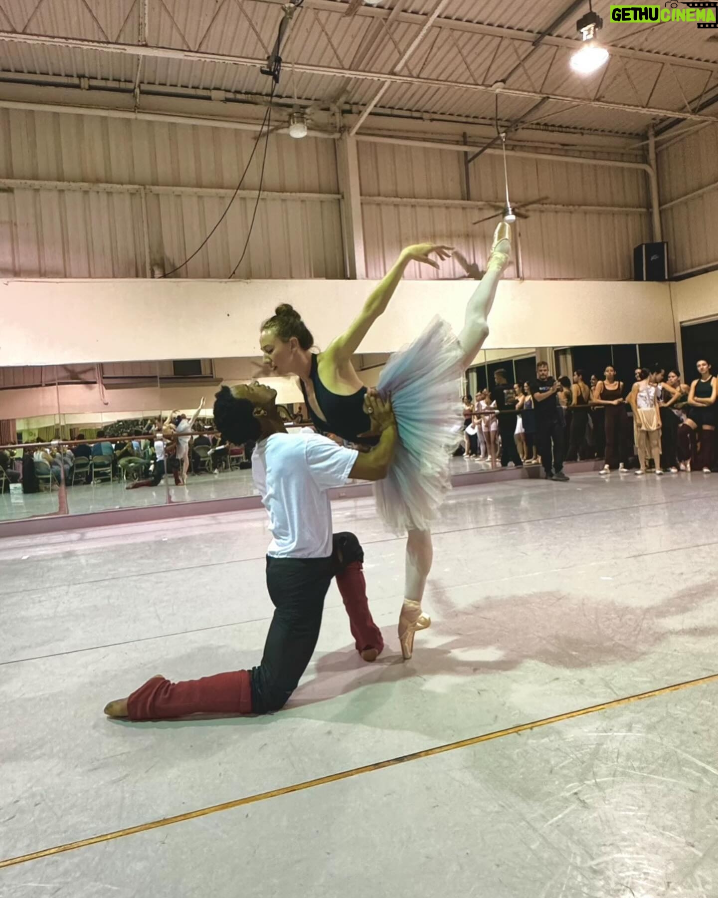 Isabella Boylston Instagram - 🇵🇷 Puerto Rico memories 💙 @gouneoosiel @balletconciertodepr