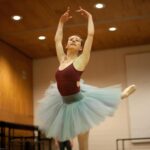 Isabella Boylston Instagram - in the basement of the Met Opera rehearsing with @vadimmuntagirovofficial and @susanjaffeofficial 💙 photos by @dariaklimentova