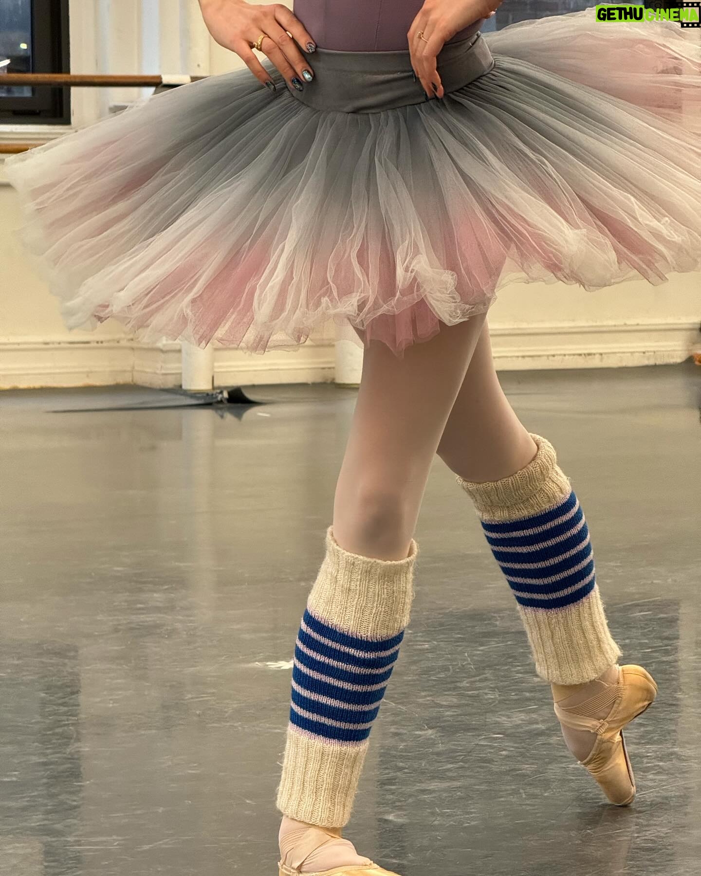 Isabella Boylston Instagram - Rehearsals last week before I was struck down by the plague 🫠