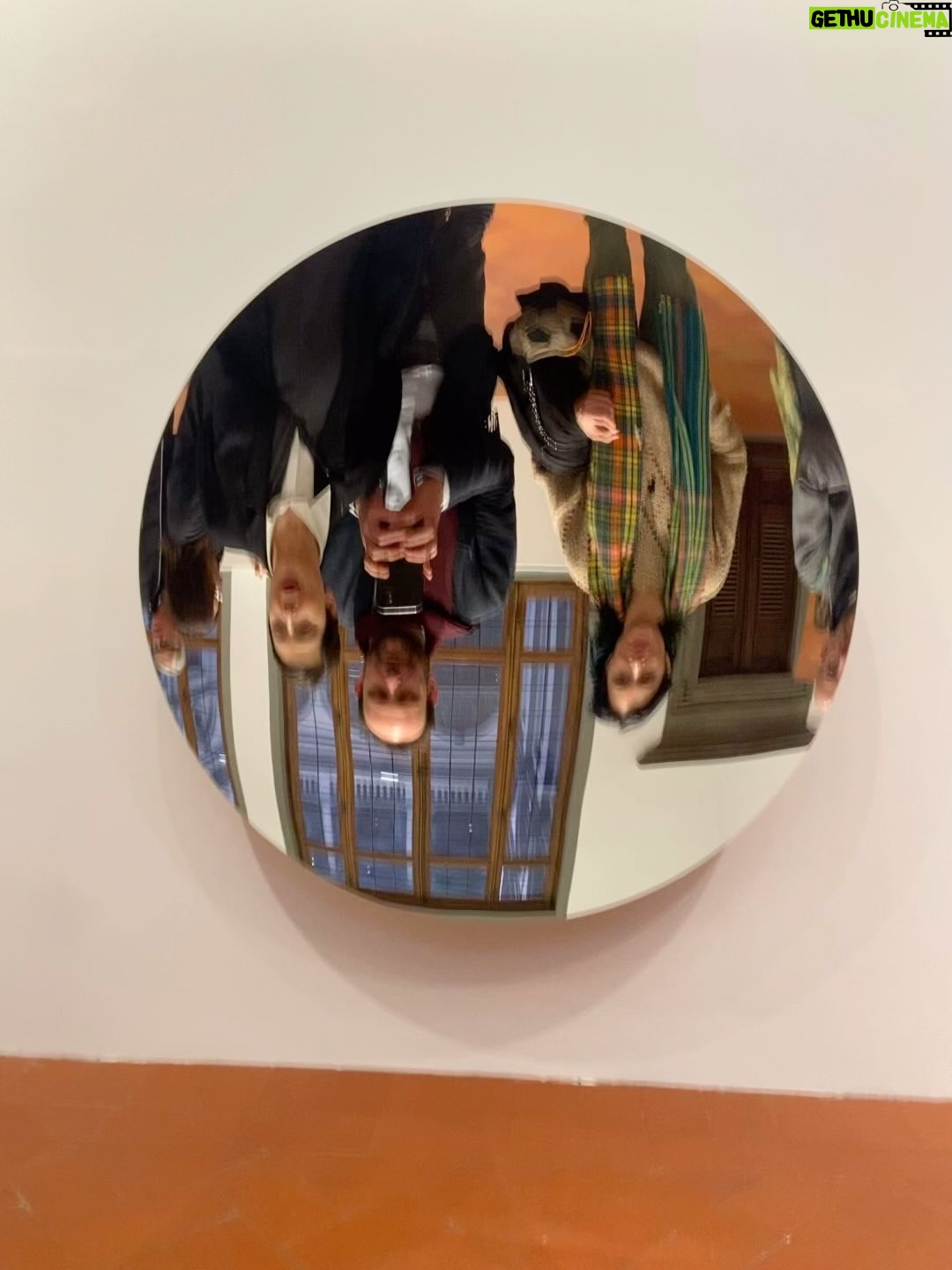 Isabella Rossellini Instagram - Visiting at @palazzostrozzi with @r_lami the exhibit by #anishkapoor …. It plays with my senses !!!!amusing and amazing