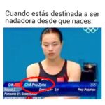 Isabella Santodomingo Instagram – Si me ausento a veces no es porque me de pereza subir cosas a mi IG, ni porque esté demasiado ocupada para hacerlo. Es porque es difícil tratar de subirle el ánimo a los demás cuando el propio está por el piso. Les cuento: Mi segunda cirugía de oído (Canaloplastia) no salió bien y eso me tiene lejos de estar animada y positiva, como siempre. Ya son 5 meses con un dolor intenso que va y viene, con antibióticos y sin poder escuchar bien por mi oído izquierdo. La otra semana tengo cita con un nuevo otólogo y creo que me van a tener que operar otra vez para abrir nuevamente mi conducto auditivo. Todo esto para decirles que aquí sigo, a medias y medio chueca, pero con la esperanza de poder salir de esto tan feo que me ha mantenido aislada, triste y alejada de todo y de todos. Para finalizar, les digo lo más importante de todo: cuiden sus oídos. No se imaginan lo delicados que son, lo que duele una cirugía de éstas y lo que tarda la recuperación. Saludos. ❣️
••
#Isagram