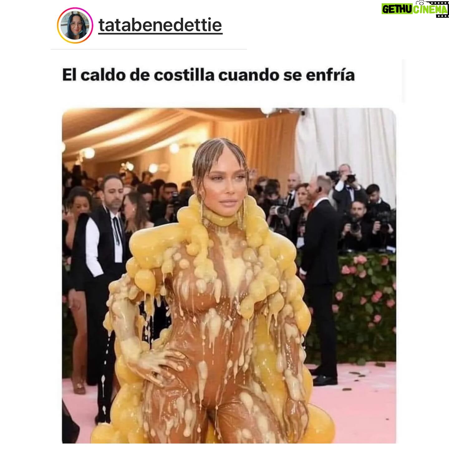 Isabella Santodomingo Instagram - Con @diossa.aiff (y mi oído chueco pero bien protegido con earplugs) en mi primer @baumfestival gracias a @glucloud.oficial - Dos días de recuperación después… todavía me duelen los pies de tanto bailar. 😋 •• #Isagram