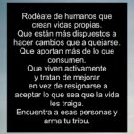 Isabella Santodomingo Instagram - Mensaje del día: No tengan miedo de cambiar de rumbo o de explorar nuevas rutas por temor a quedarse sol@s o a perder amigos. Sólo recuerden que los amigos, cuando son de verdad, siempre están ahí, por los laditos y aparecen cuando más los necesitas. Hay amigos por razones y otros sólo por estaciones. (“There are friends for reasons, and there are friends for seasons.”) Y, está bien. Si aprendes esto a tiempo, siempre sabrás cuál es tu tribu. 😉 Bonita semana para todos. •• #Isagram