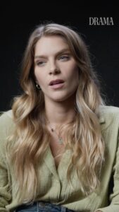 Isabella Santoni Instagram - Isabella Santoni (@isabellasantoni) sobre os papéis que mais a interessam: mulheres que se superam e ganham força ao longo da história. - #IsabellaSantoni para @clubedrama