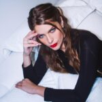 Isabella Santoni Instagram – Combinação mais que perfeita: all black e um red lips de respeito! 😜💋