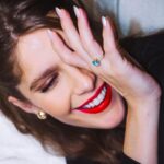 Isabella Santoni Instagram – Combinação mais que perfeita: all black e um red lips de respeito! 😜💋