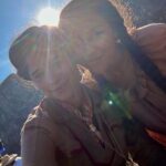 Isadora Cruz Instagram - De volta aos encantos do Sertão gravando #GuerreirosDoSol Sorte, força e flores no nosso caminho 🌞 @globoplay