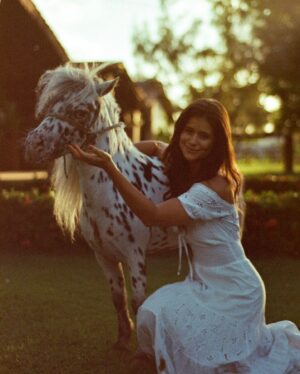 Isadora Cruz Instagram - Filme revelado de uma tarde muito especial em casa 🤍 @kodak_shootfilm #35mm