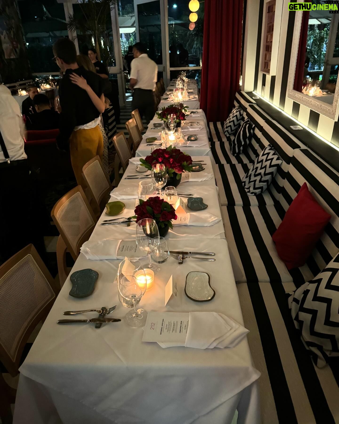 Isidora Vives Instagram - Welcome dinner with Carolina Herrera in Brasil❤️🇧🇷 @carolinaherrera #212carolinaherrera #publicidad