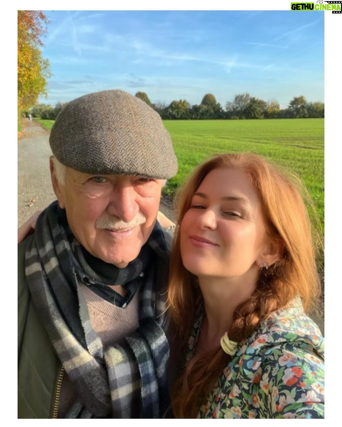 Isla Fisher Instagram - It's been a year since we lost you. I love you and I miss you every single day ๐๐๐๐ "It seems to me, that if we love, we grieve. Thatโs the deal. Thatโs the pact. Grief and love are forever intertwined. Grief is the terrible reminder of the depths of our love and, like love, grief is non-negotiable." Nick Cave