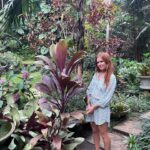 Isla Fisher Instagram - I never want to leaf here