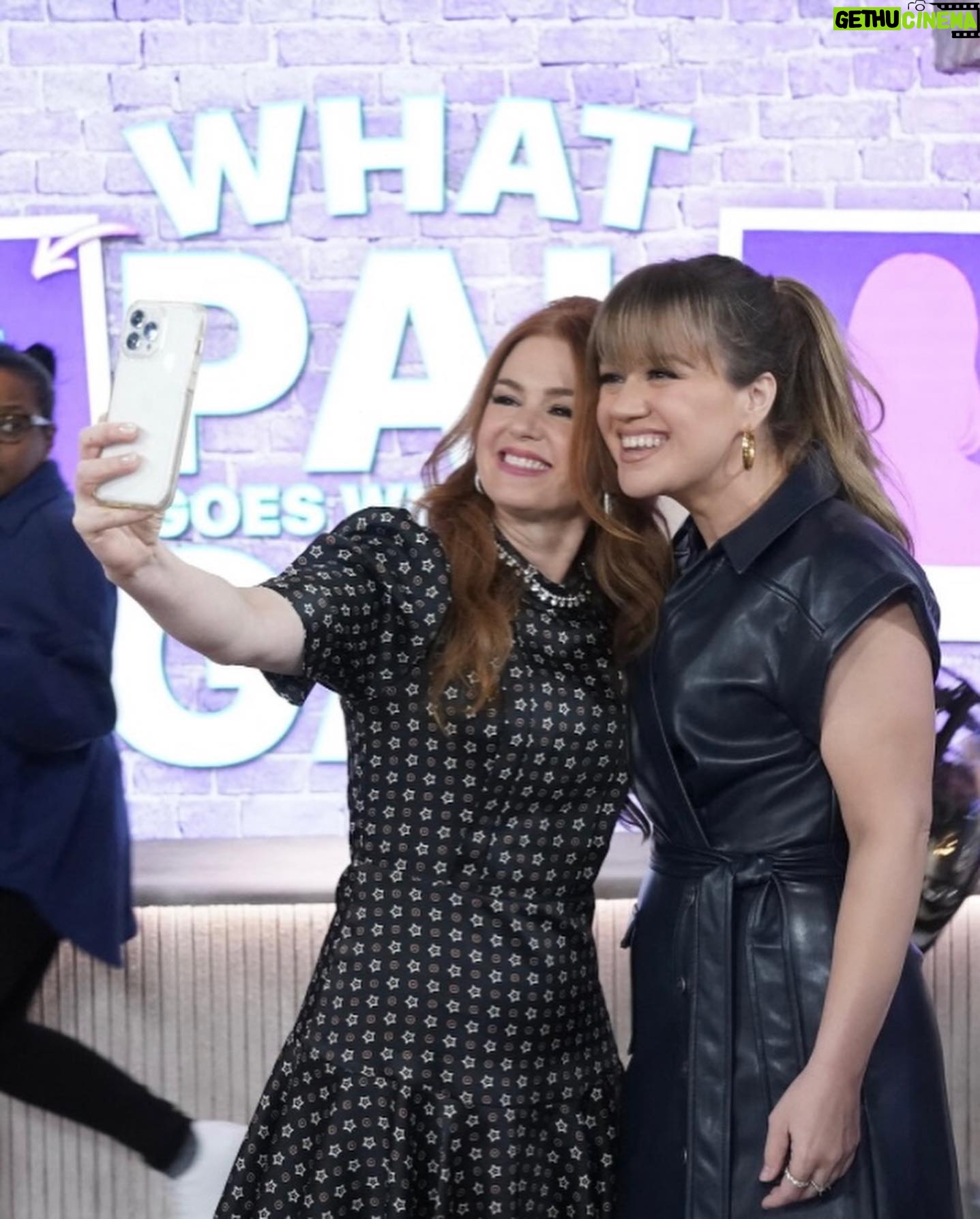 Isla Fisher Instagram - So excited to be part of the @kellyclarksonshow to chat all things #WolfLikeMe Season 2 tomorrow! Tune in!