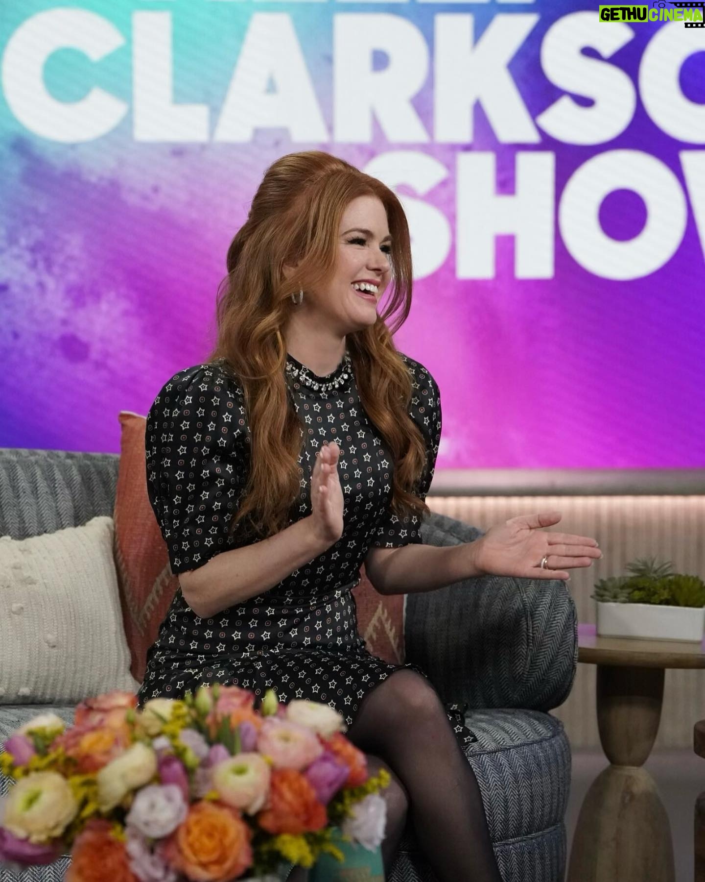 Isla Fisher Instagram - So excited to be part of the @kellyclarksonshow to chat all things #WolfLikeMe Season 2 tomorrow! Tune in!