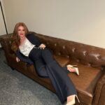 Isla Fisher Instagram - chillaxing before my E interview tonight #wolflikemeseason2 🐺