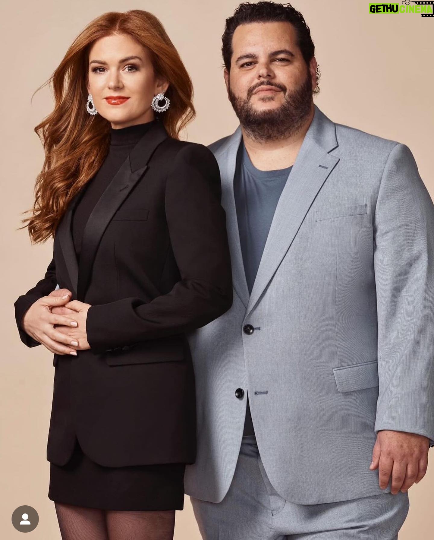 Isla Fisher Instagram - Off screen date & on screen date #wolflikeme #outnow