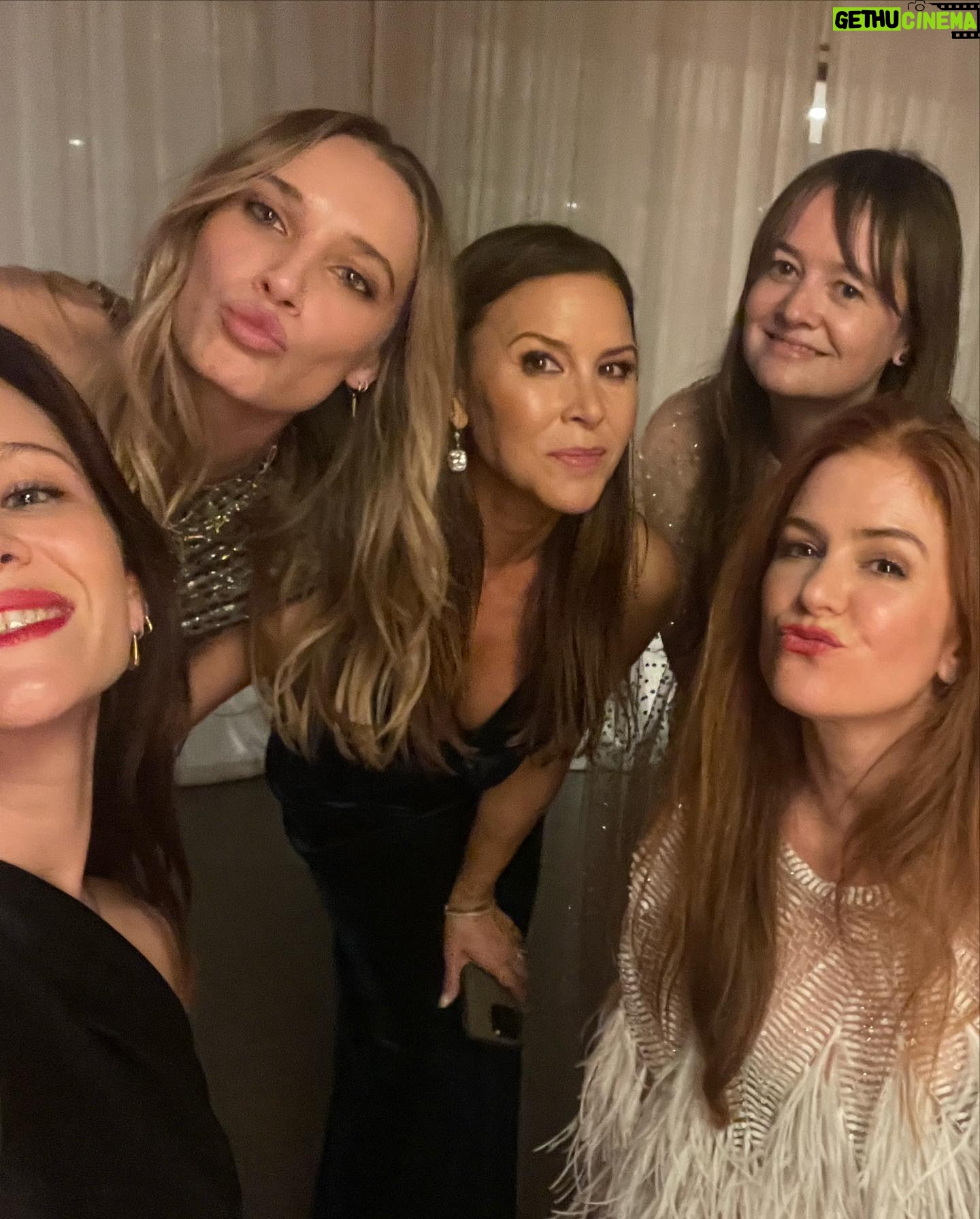 Isla Fisher Instagram - So fun to celebrate the talented and beautiful @moniquelhuillier 🖤 in London
