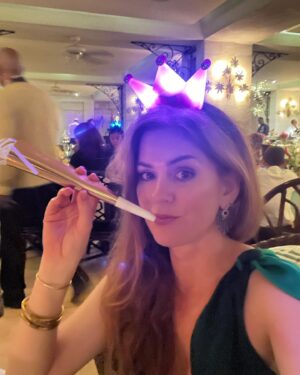 Isla Fisher Instagram - It’s been 2023 for 58 mins and so far there’s not been a new war, pandemic or economic crash