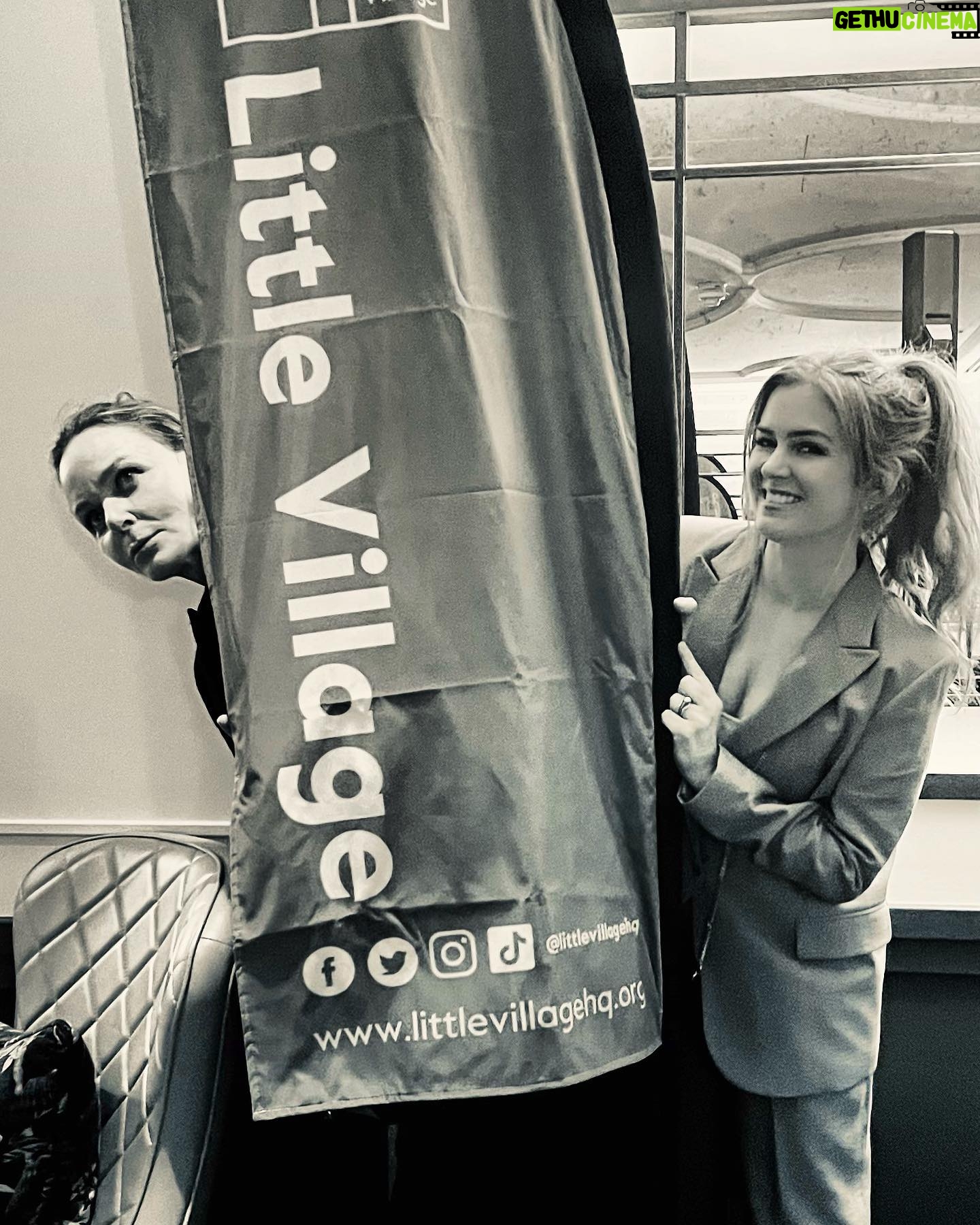 Isla Fisher Instagram - Since Little Village have launched they have fulfilled over 32,000 requests for support and provided more than £9.3m worth of items. They are London’s largest baby bank network — providing families with pre-loved children’s clothes and baby essentials as well as linking them to key services. Powered by an incredible group of over 600 committed volunteers. Such an honor to learn more about their incredible organization tonight ❤️ and of course so fun to hang with the incomparable @stellamccartney @littlevillagehq